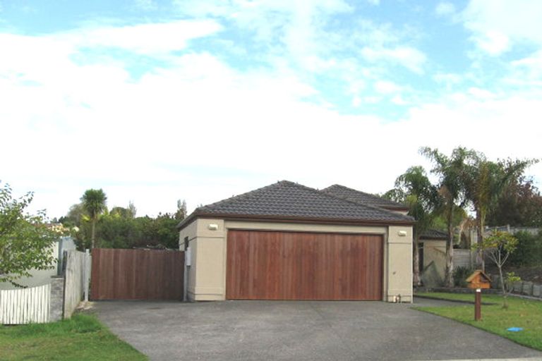 Photo of property in 52 Granville Drive, Massey, Auckland, 0614