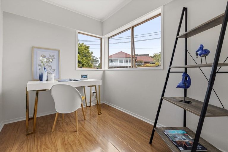 Photo of property in 175 Bleakhouse Road, Mellons Bay, Auckland, 2014