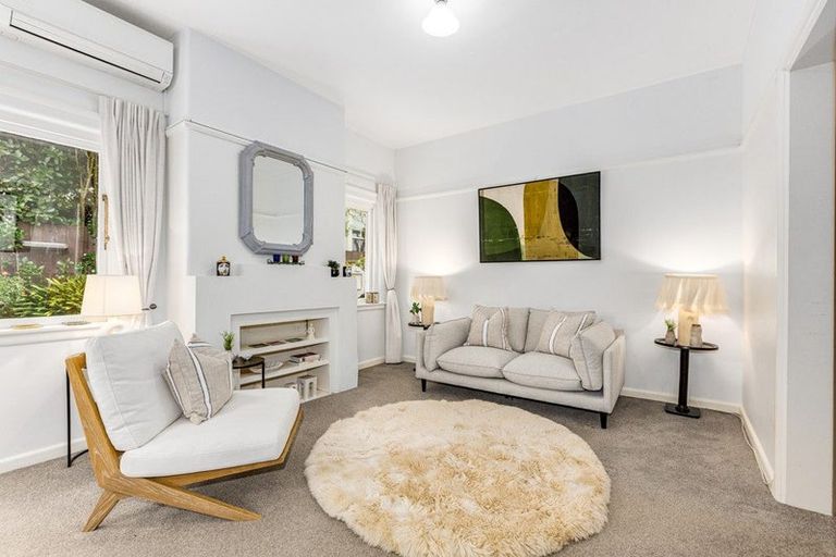 Photo of property in Hobson Flats, 4/1 Hobson Street, Pipitea, Wellington, 6011