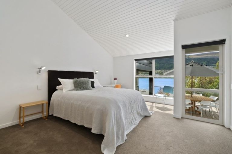 Photo of property in 3 Lewis Road, Kelvin Heights, Queenstown, 9300