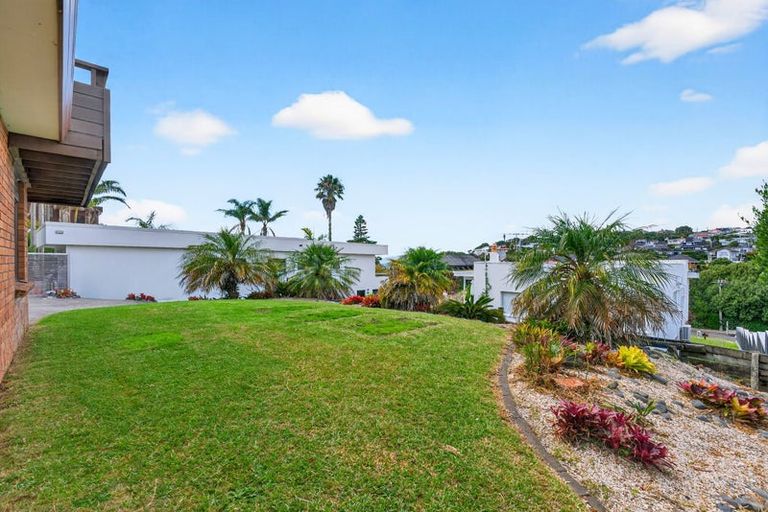 Photo of property in 2/50 Masterton Road, Rothesay Bay, Auckland, 0630