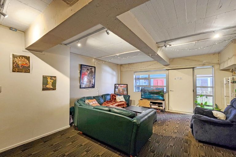 Photo of property in Vespa Apartments, 203/20 Hanson Street, Mount Cook, Wellington, 6021