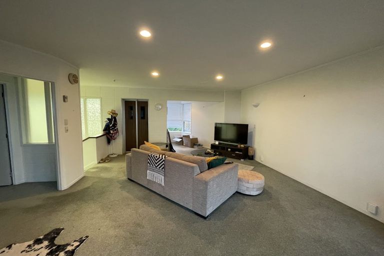 Photo of property in 64 Island Bay Road, Beach Haven, Auckland, 0626