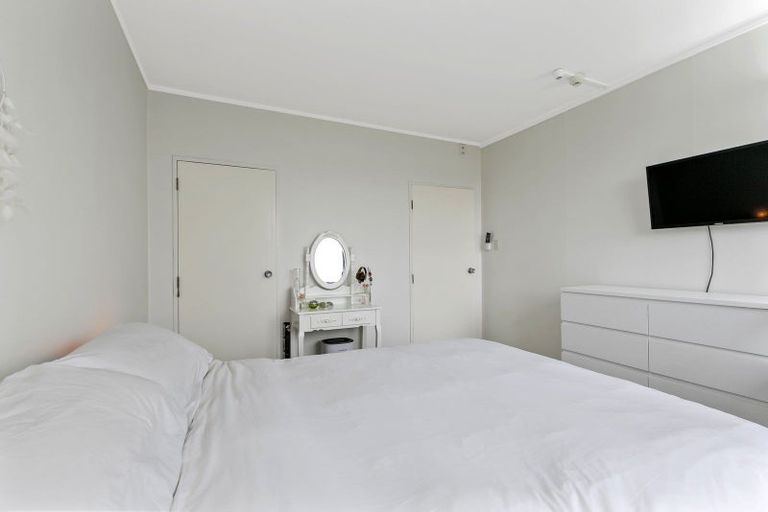 Photo of property in Hobson Court Flats, 58/70u Hobson Street, Thorndon, Wellington, 6011