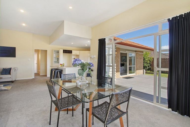 Photo of property in 50 Highfields Terrace, Henderson, Auckland, 0612