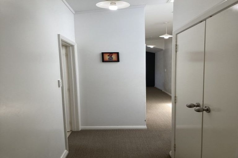 Photo of property in 132 Wallace Street, Mount Cook, Wellington, 6021