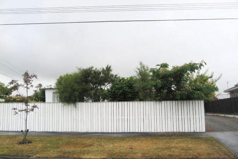 Photo of property in 26 Mundys Road, Dallington, Christchurch, 8061