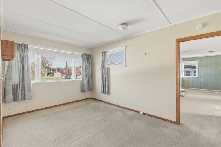 Photo of property in 9 Rangatira Road, Hunterville, 4730