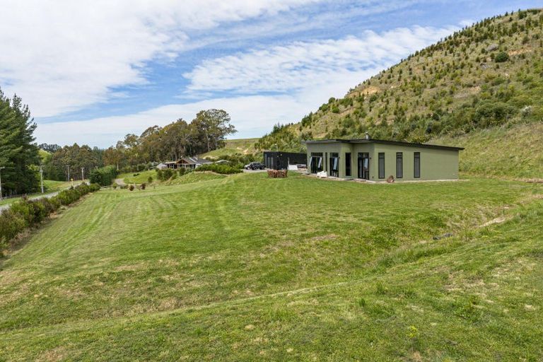 Photo of property in 1409 Taihape Road, Sherenden, Hastings, 4179