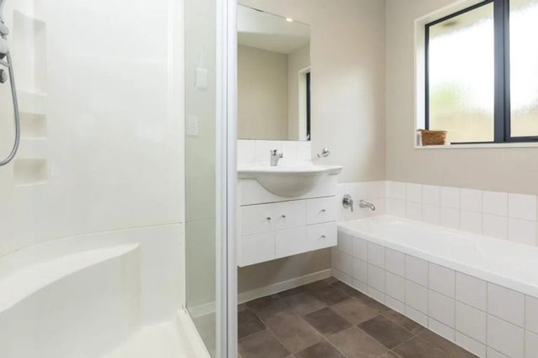 Photo of property in 43a Shortland Street, Wainoni, Christchurch, 8061