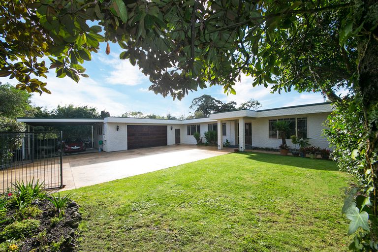 Photo of property in 33 Elliot Street, Riverhead, 0820