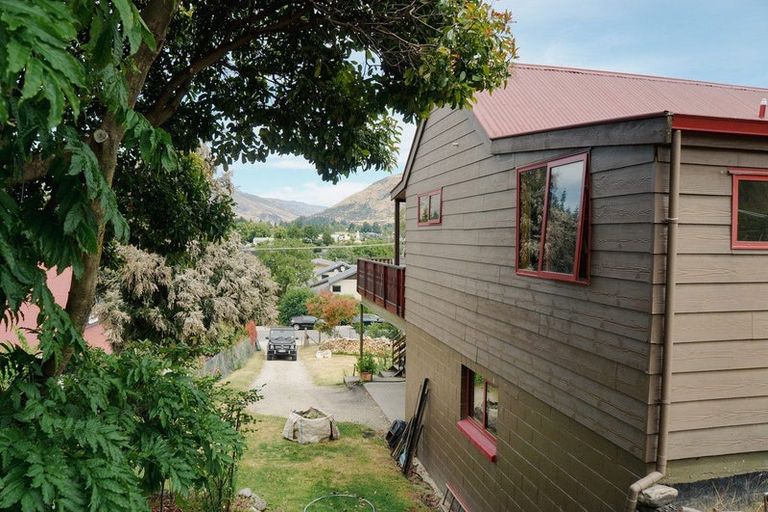 Photo of property in 52 Hedditch Street, Wanaka, 9305
