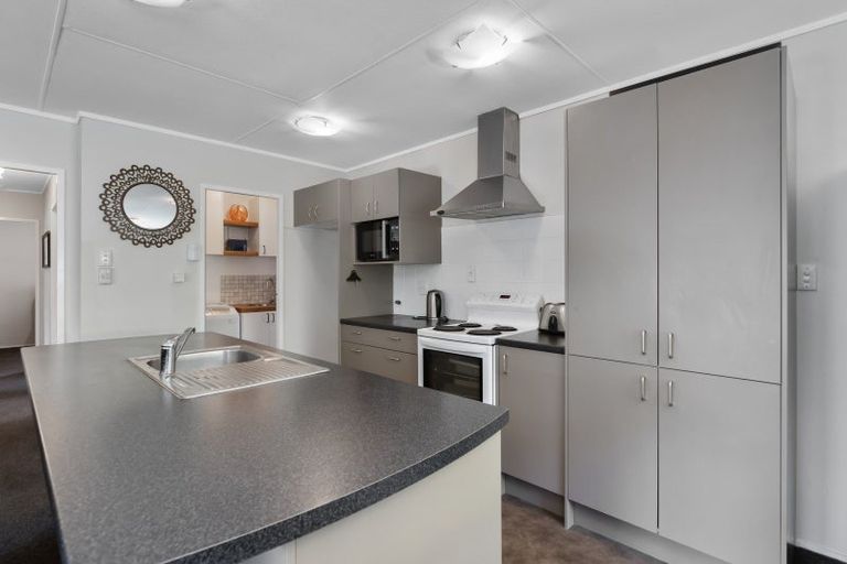 Photo of property in 2/23 Tahurangi Place, Spotswood, New Plymouth, 4310