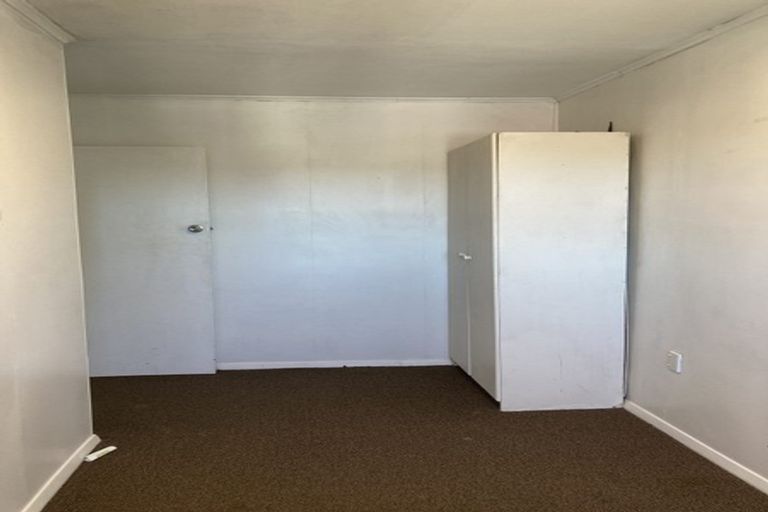 Photo of property in 81 Queens Drive, Lyall Bay, Wellington, 6022