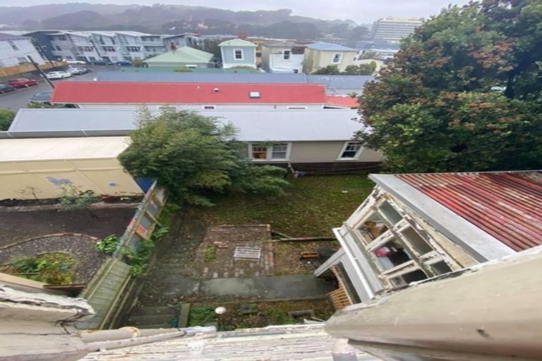 Photo of property in 135 Wallace Street, Mount Cook, Wellington, 6021