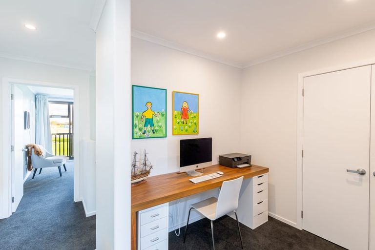 Photo of property in 15 Holmes Hanover Lane, Halswell, Christchurch, 8025