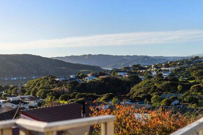 Photo of property in 10 Kinloch Place, Papakowhai, Porirua, 5024
