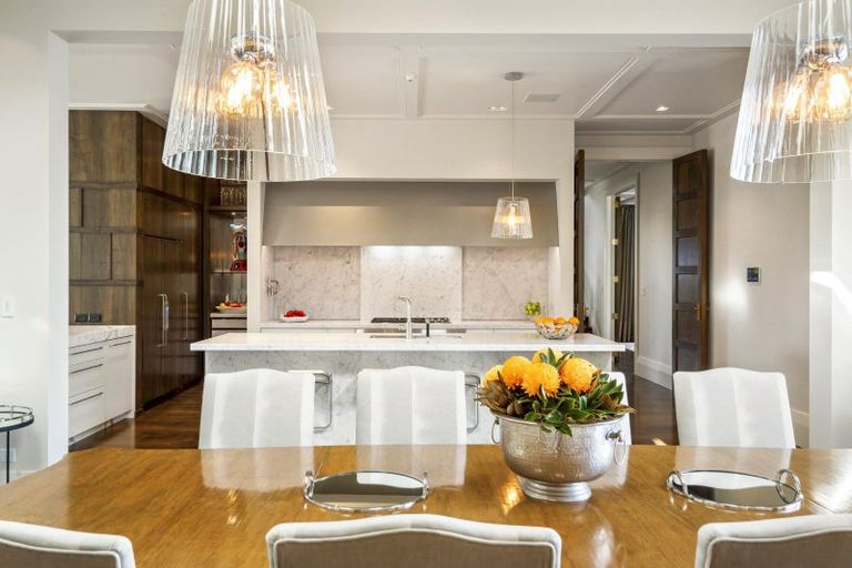 Photo of property in 21 Stanley Point Road, Stanley Point, Auckland, 0624