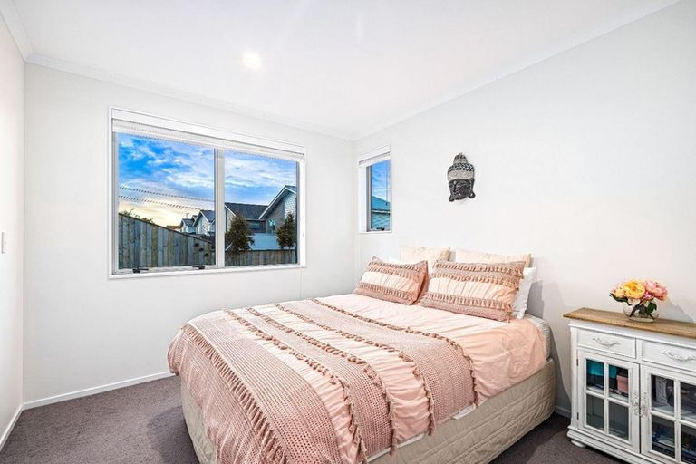 Photo of property in 3 George Mcwhirter Avenue, Massey, Auckland, 0614