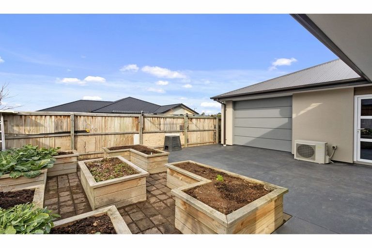 Photo of property in 1 Merlewood Road, Prebbleton, 7604