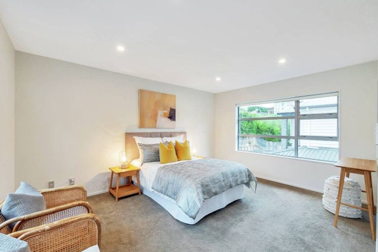 Photo of property in 29 Meteor Place, Schnapper Rock, Auckland, 0632