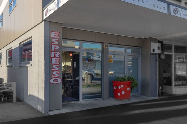 Photo of property in 10 Queen Street West, Levin, 5510