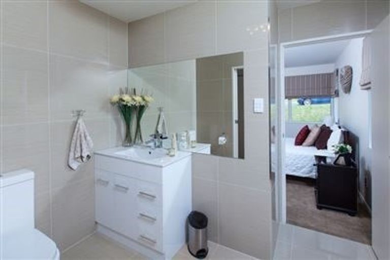 Photo of property in 95 Glenvar Road, Torbay, Auckland, 0630