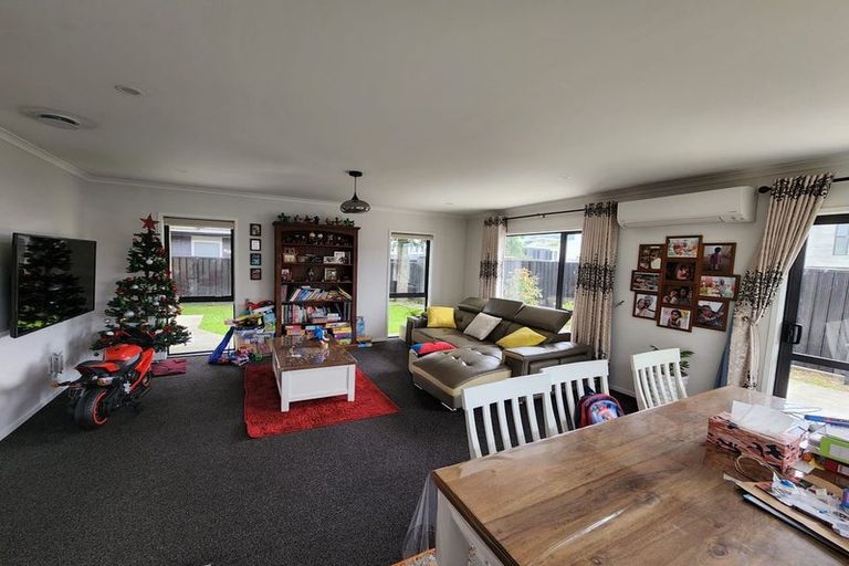 Photo of property in 10 Passchendaele Grove, Trentham, Upper Hutt, 5018