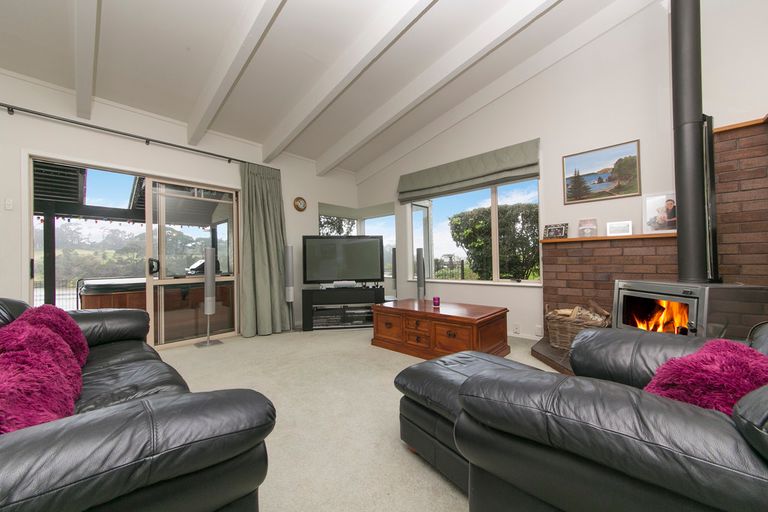 Photo of property in 33 Elliot Street, Riverhead, 0820