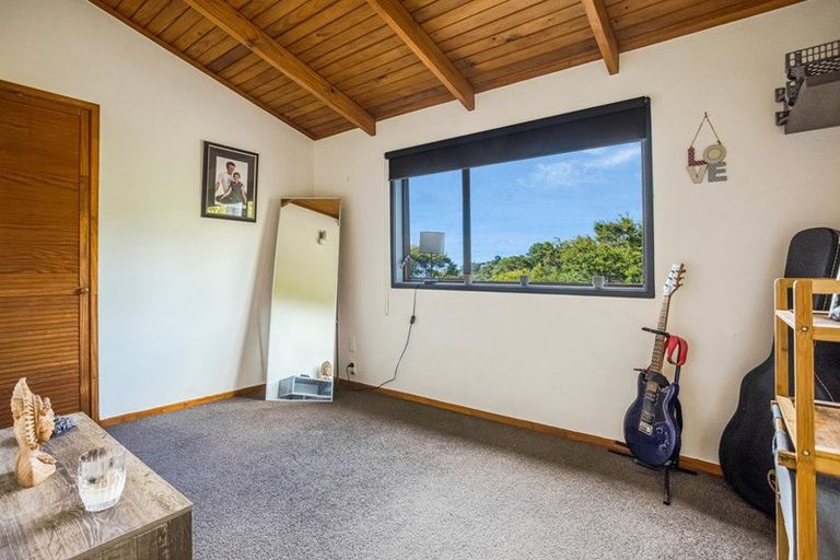 Photo of property in 26 Mceldowney Road, Titirangi, Auckland, 0604