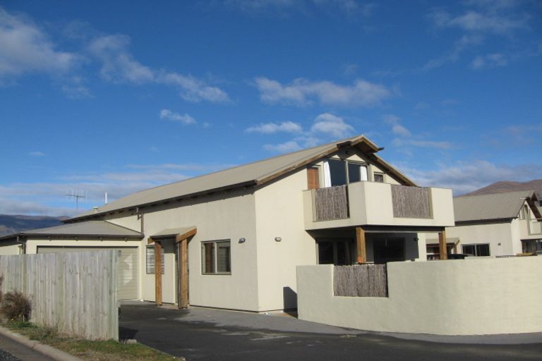 Photo of property in 17a Mataraki Place, Wanaka, 9305
