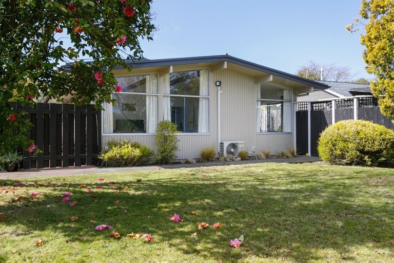 Photo of property in 4 Kereru Street, Two Mile Bay, Taupo, 3330