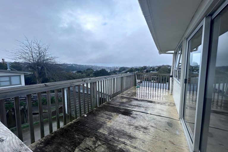 Photo of property in 42 Tamahere Drive, Glenfield, Auckland, 0629