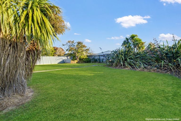 Photo of property in 32 Botanical Road, Takaro, Palmerston North, 4412