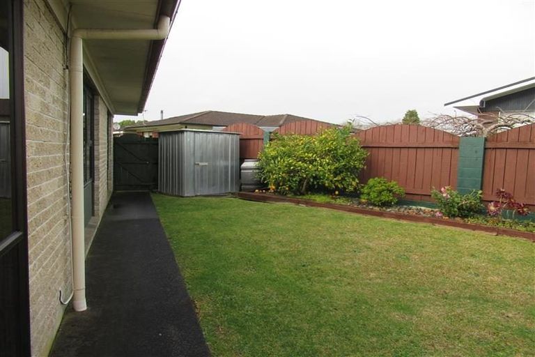 Photo of property in 1/24 Frank Evans Place, Henderson, Auckland, 0610