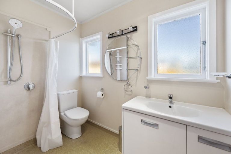 Photo of property in 84 Masefield Avenue, Maraenui, Napier, 4110