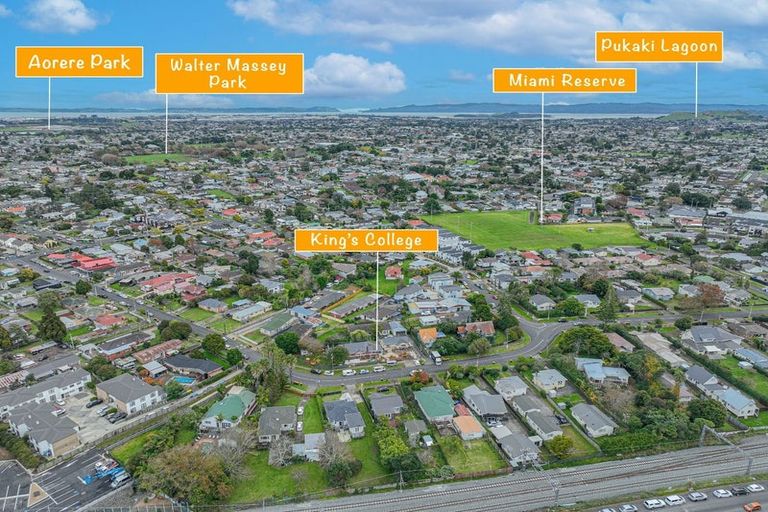 Photo of property in 37 Rosella Road, Mangere East, Auckland, 2024