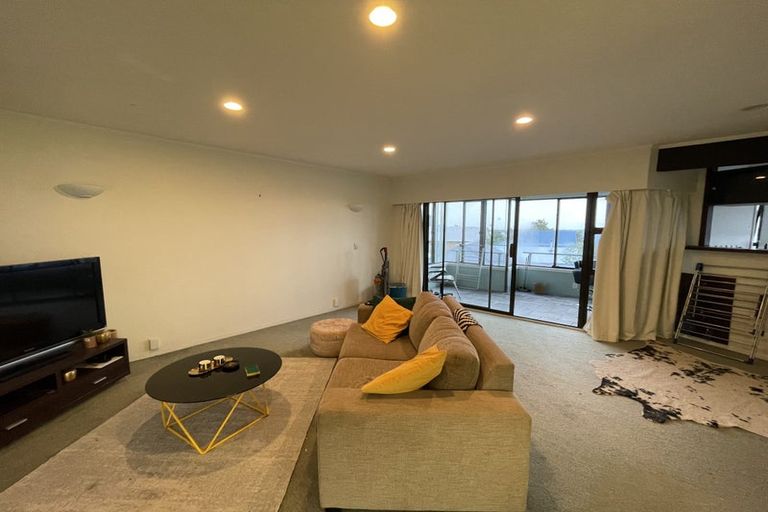 Photo of property in 64 Island Bay Road, Beach Haven, Auckland, 0626
