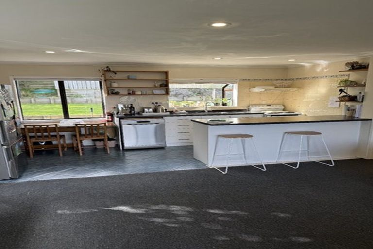 Photo of property in 1/20 Mandeville Crescent, Grenada Village, Wellington, 6037