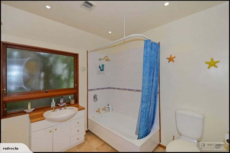 Photo of property in 111 Pinehaven Road, Pinehaven, Upper Hutt, 5019