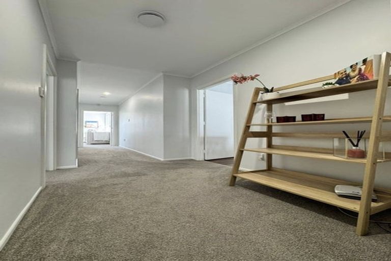 Photo of property in 31 Hill Crescent, Papakura, 2110