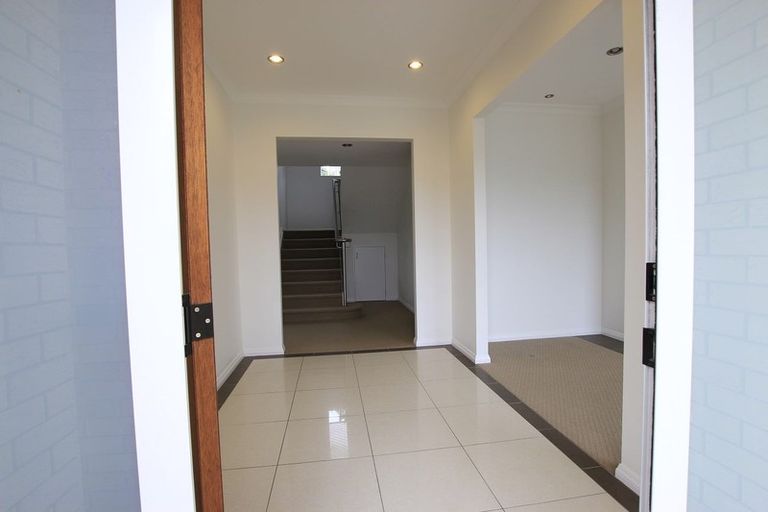 Photo of property in 15 Newbury Place, Schnapper Rock, Auckland, 0632