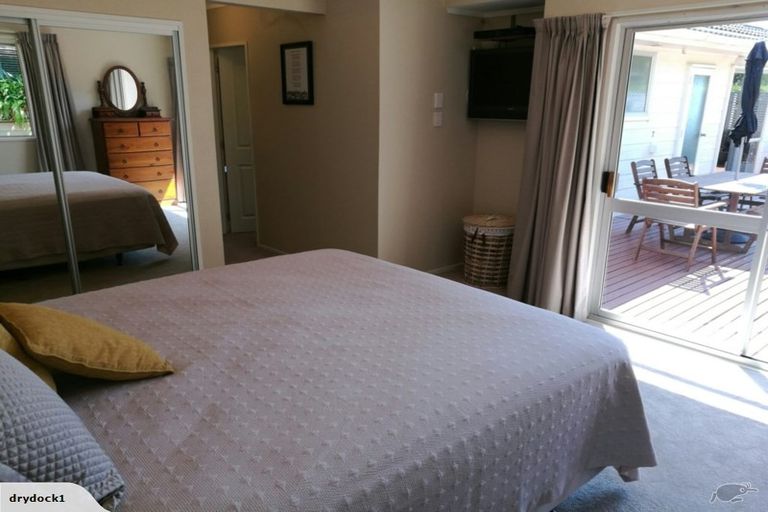 Photo of property in 7 Waterford Drive, Churton Park, Wellington, 6037