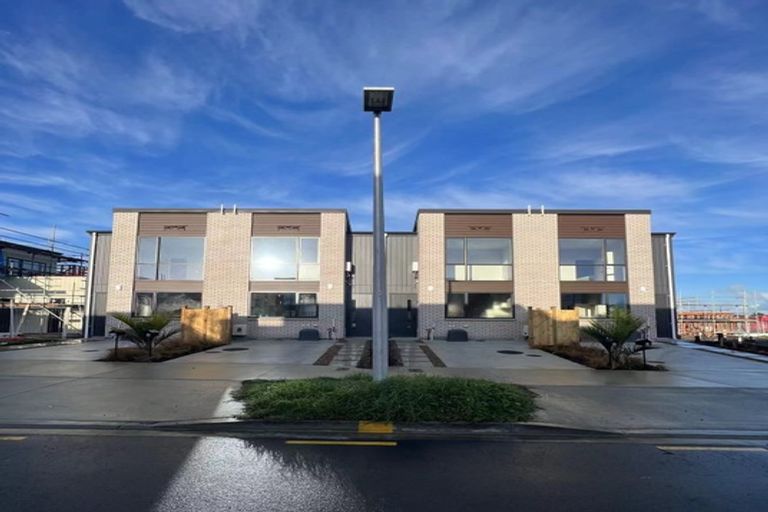 Photo of property in 6 Landing Path Drive, Hobsonville, Auckland, 0616