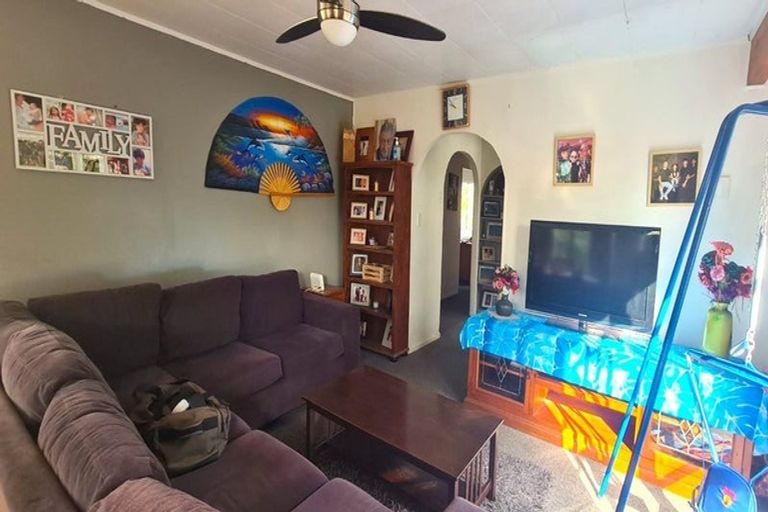 Photo of property in 57 Holmes Drive South, Massey, Auckland, 0614