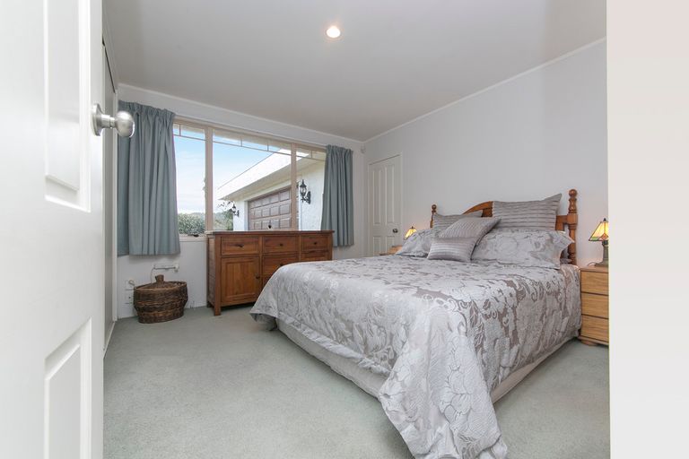 Photo of property in 33 Elliot Street, Riverhead, 0820