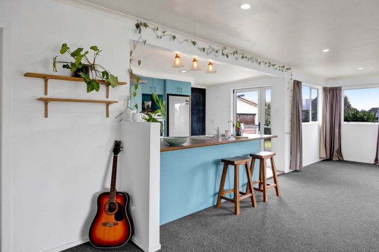Photo of property in 1 Pohutukawa Drive, Opunake, 4616
