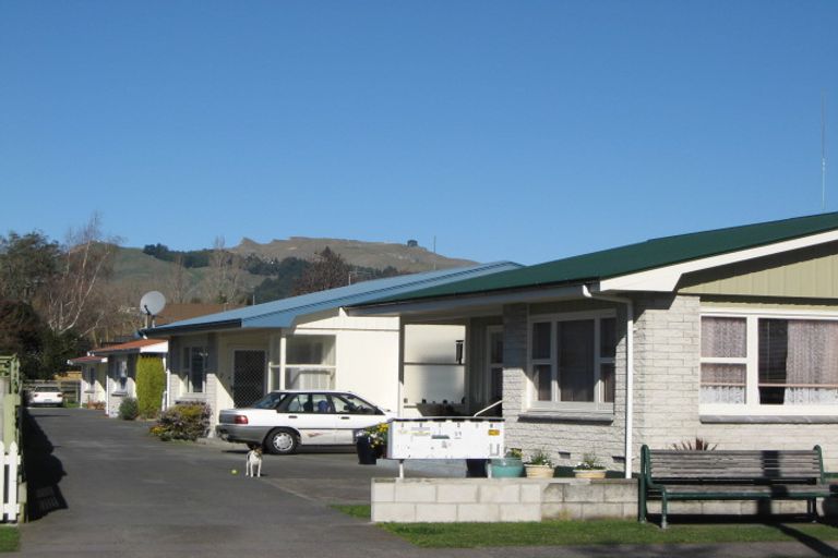 Photo of property in 2/39 Middle Road, Havelock North, 4130