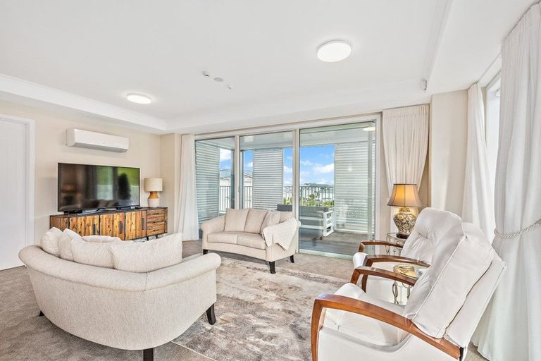 Photo of property in 164 Landmark Terrace, Orewa, 0931