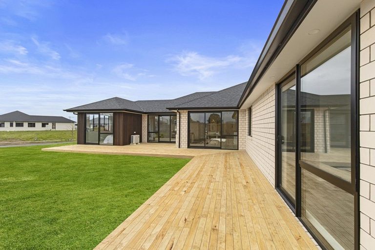 Photo of property in 48 The Meadows Drive, Flagstaff, Hamilton, 3210